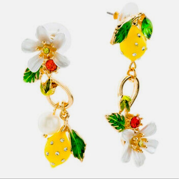 New Betsey Johnson Lemon Mismatched Earrings - Picture 8 of 8